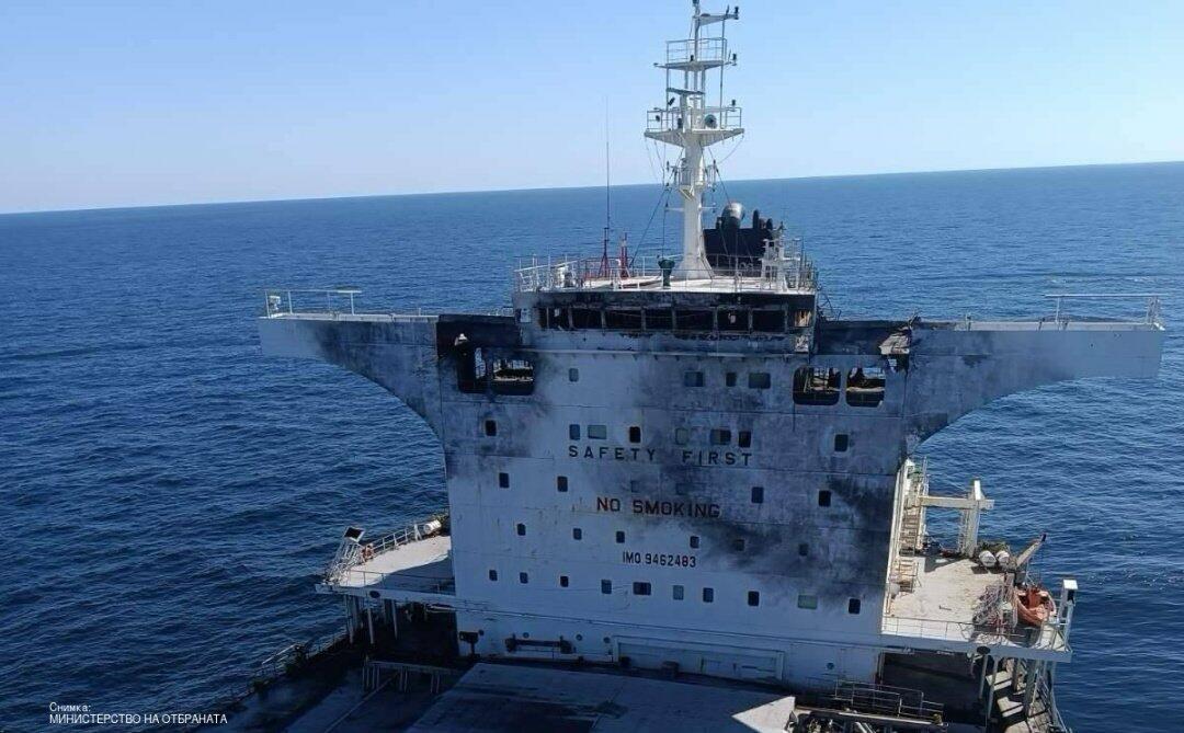 У районі Одеси в Чорному морі без екіпажу дрейфує судно EMIL, уражене російським дроном