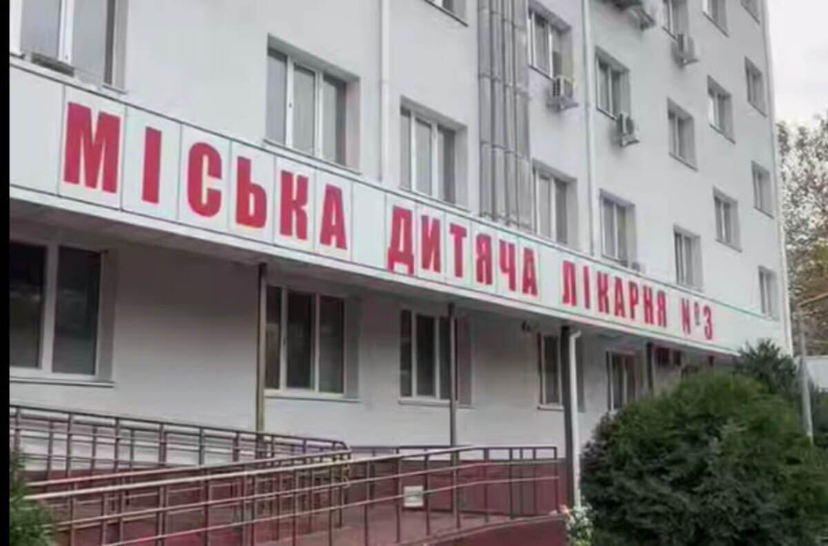 В Одесі капітально відремонтували чотири приміщення педіатричного відділення — чим укомплектували робочі місця медперсоналу