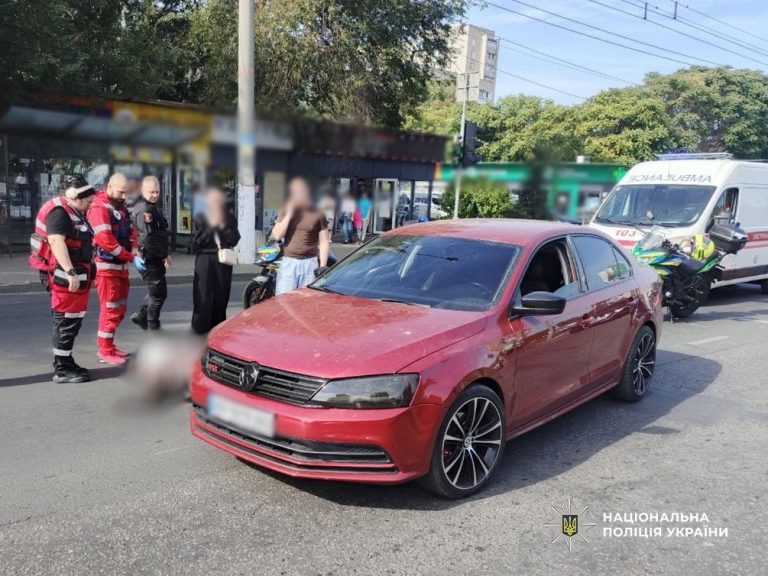 В Одесі на проспекті Небесної Сотні Volkswagen збив пішохода, який загинув