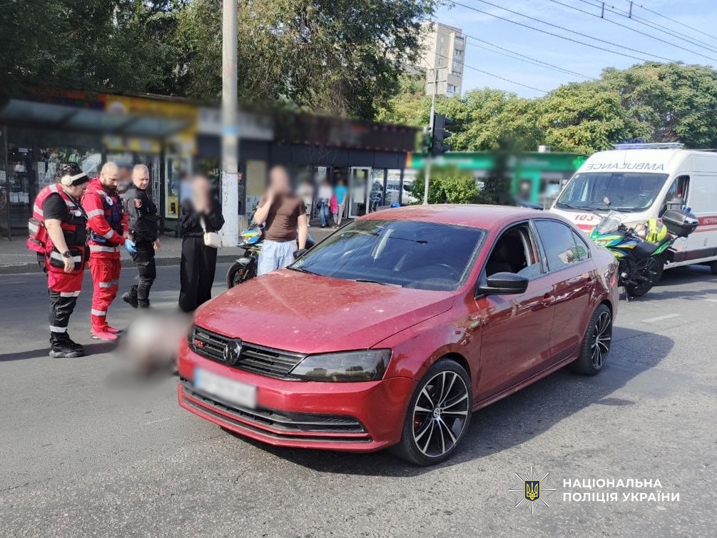 В Одесі на проспекті Небесної Сотні Volkswagen збив пішохода, який загинув