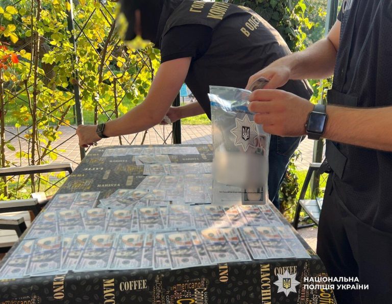 В Одесі на розгляд суду надійшли матеріали щодо 12 000 USD за відтермінування