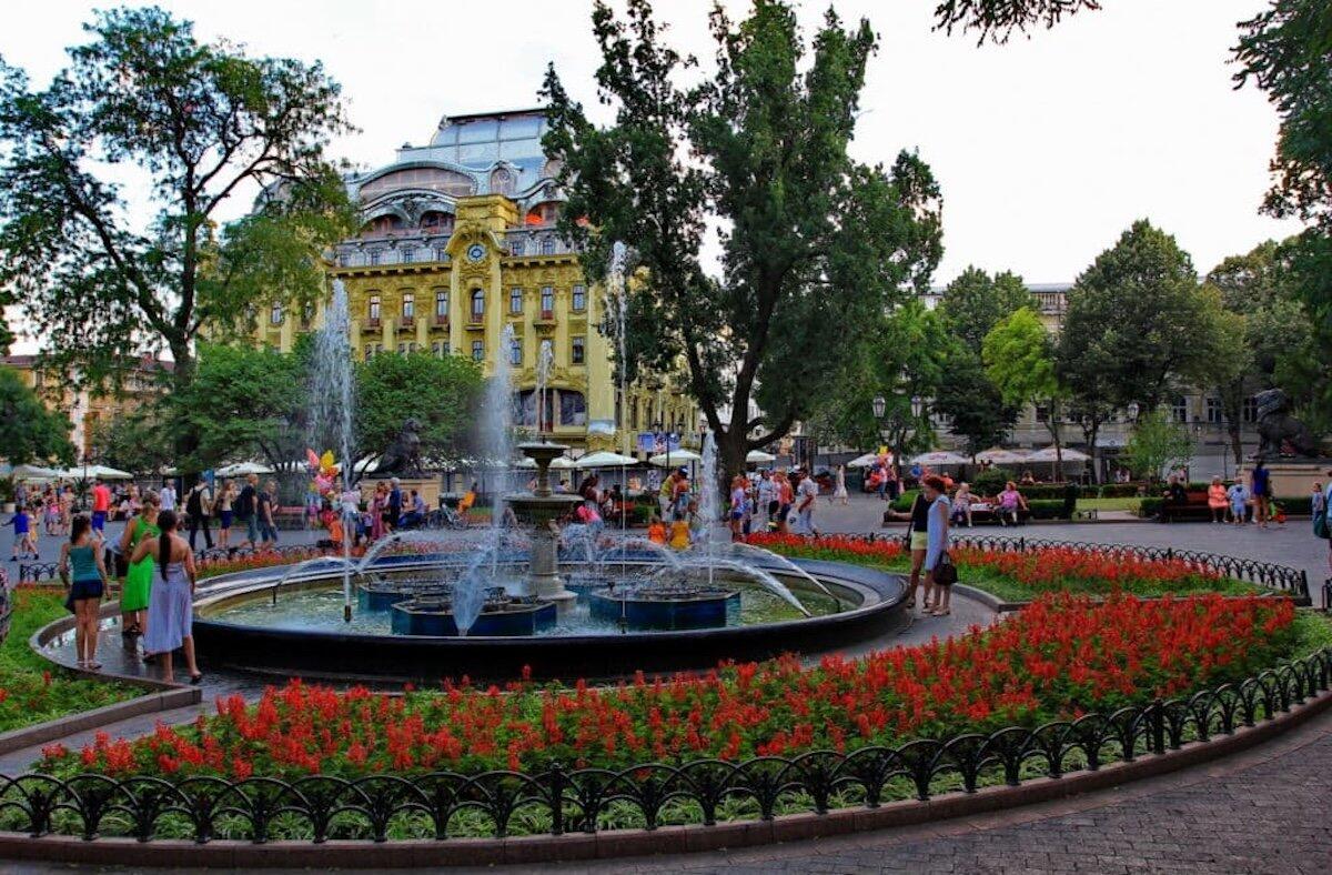 В Одесі передбачають запуск 100 автобусів на електротязі, зведення нових теплових пунктів і створення промислової зони