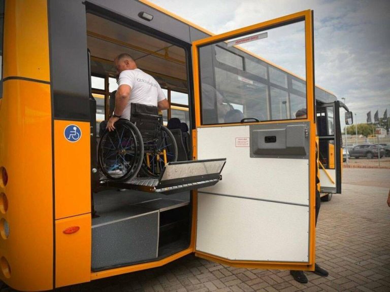 В Одесі переглянули графік автобусних рейсів для людей з інвалідністю