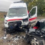 В Одеській області легковик врізався в карету швидкої допомоги: одна жінка загинула, двоє її неповнолітніх онуків травмовані -