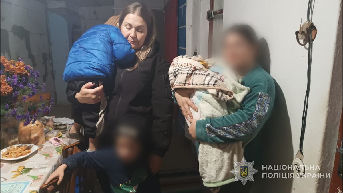 В Одеській області вилучили трьох дітей у матері