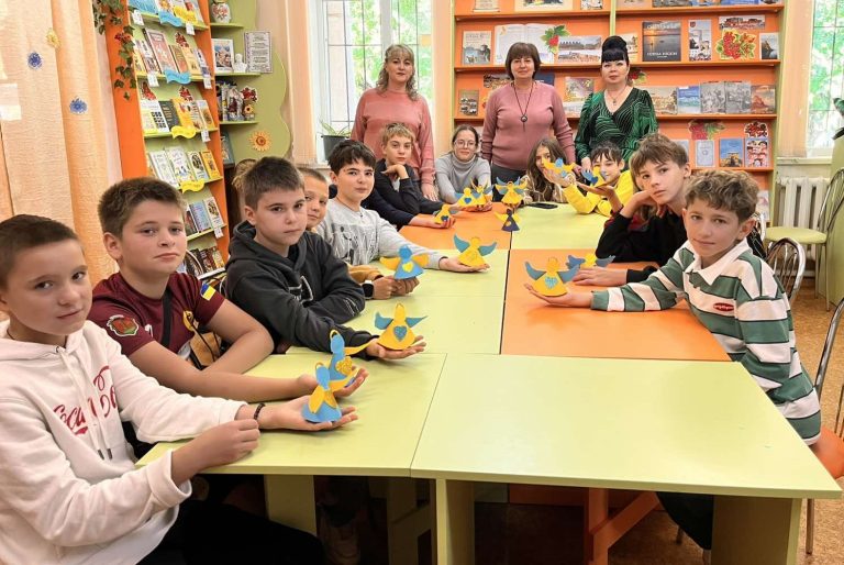 В бібліотеках Білгорода-Дністровського вшанували День захисників і захисниць України