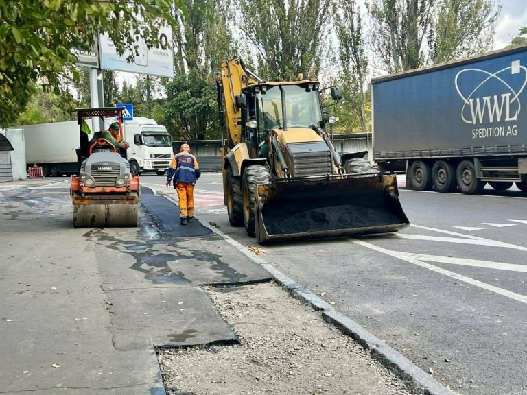 Вулиці Одеси для пішоходів: де кладуть новий асфальт, встановлюють пандуси й облаштовують безпечні переходи